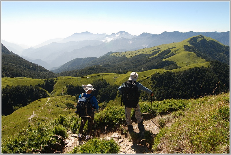 2014-09-29 09-28-48登頂途中的美麗山景.JPG